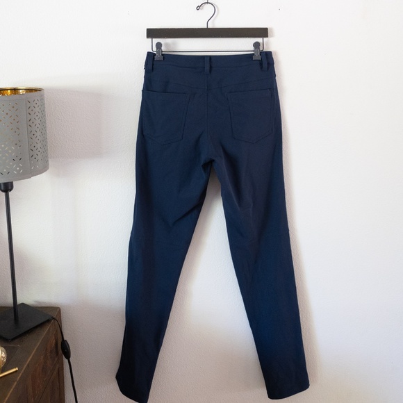Lululemon ABC Classic Fit 5 Pocket Pant in Navy - Picture 3 of 4